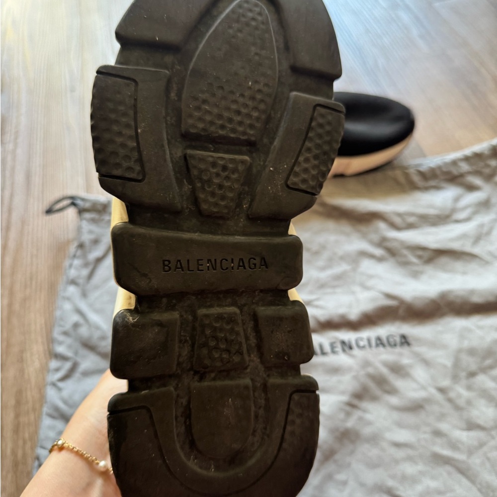 Balenciaga Women's Black and White Sock Sneakers - Picture 4 of 6